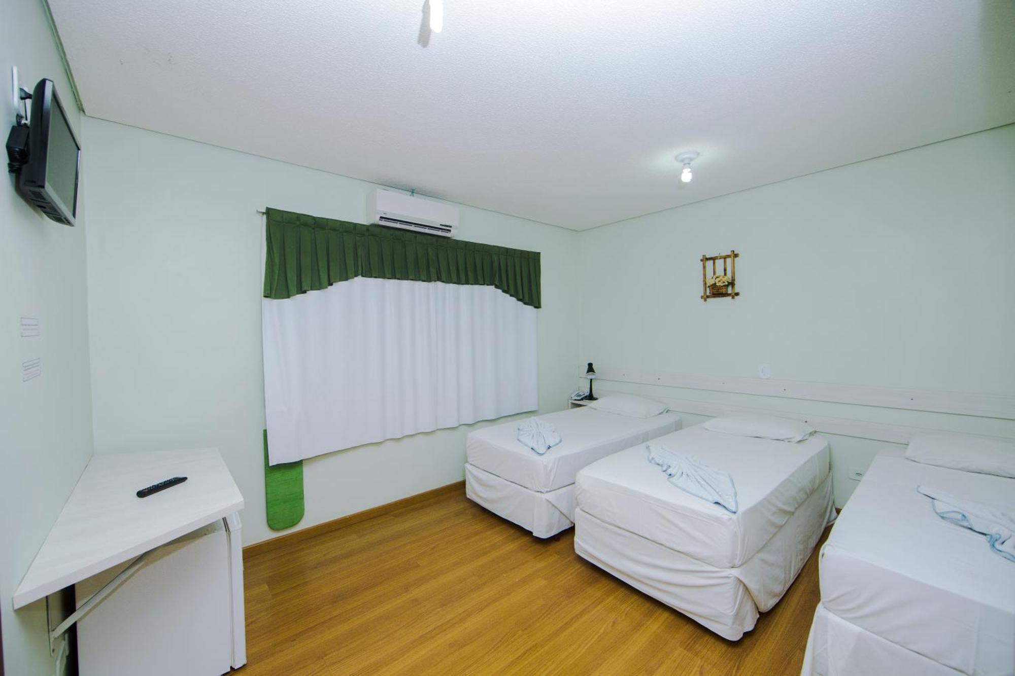 Hotel E Pousada Caroline Foz do Iguaçu Quarto foto